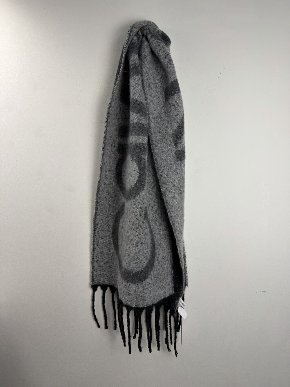 NWT Calvin Klein Scarf 68x11 Rectangle Fringe Trim Beige Black Wrap Around
